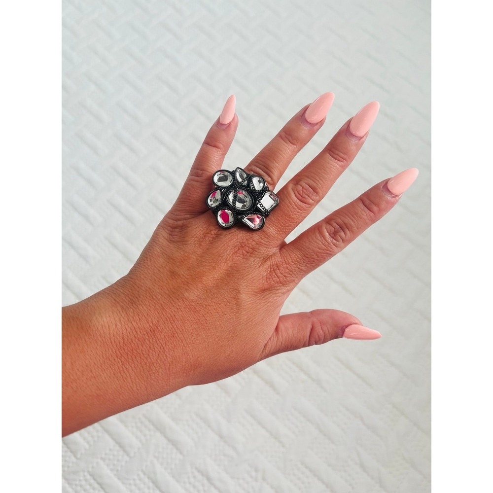 NWOT GORGEOUS‎ FLORAL RING